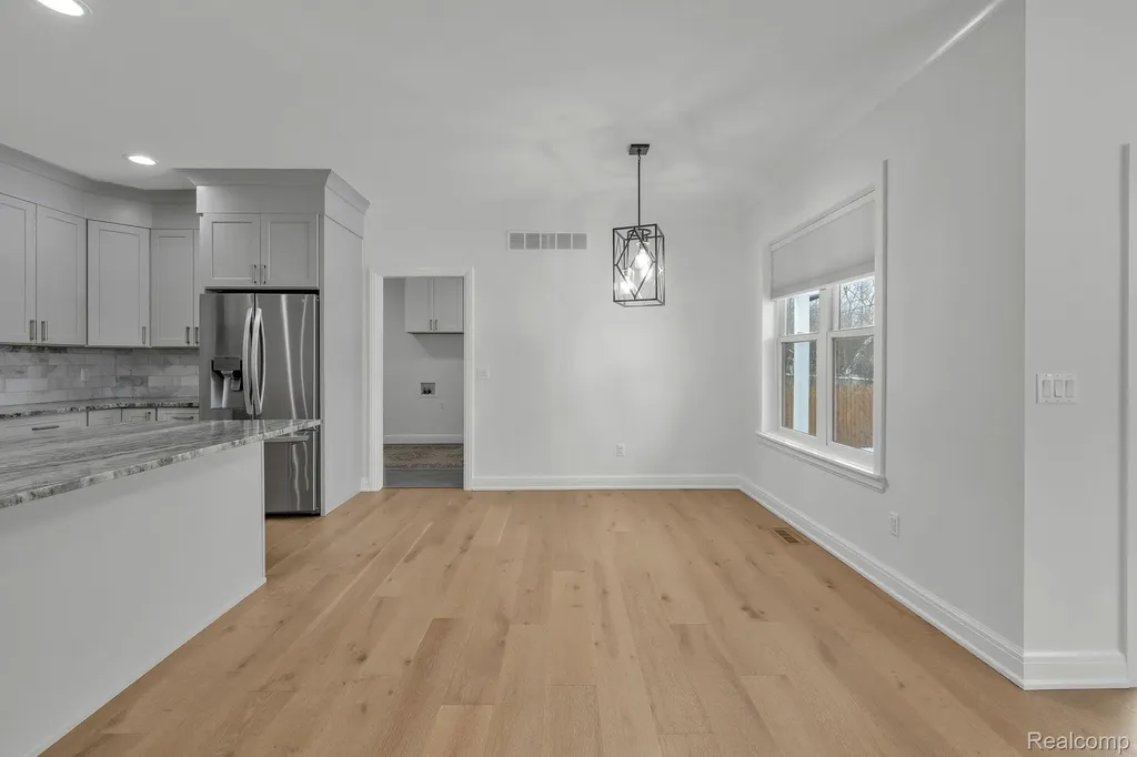22664 Colgate Street Farmington Hills City MI 48336