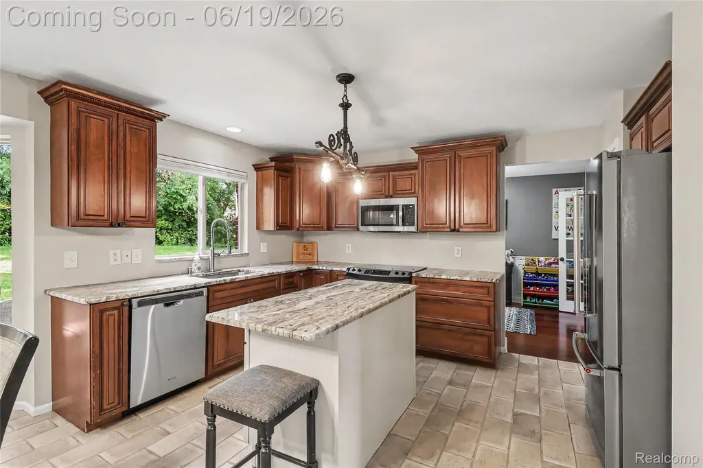 2548 Empire Court Rochester Hills City MI 48309