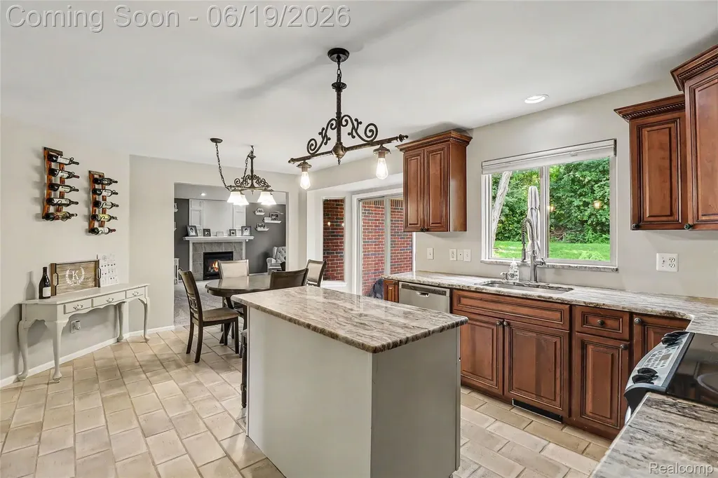 2548 Empire Court Rochester Hills City MI 48309