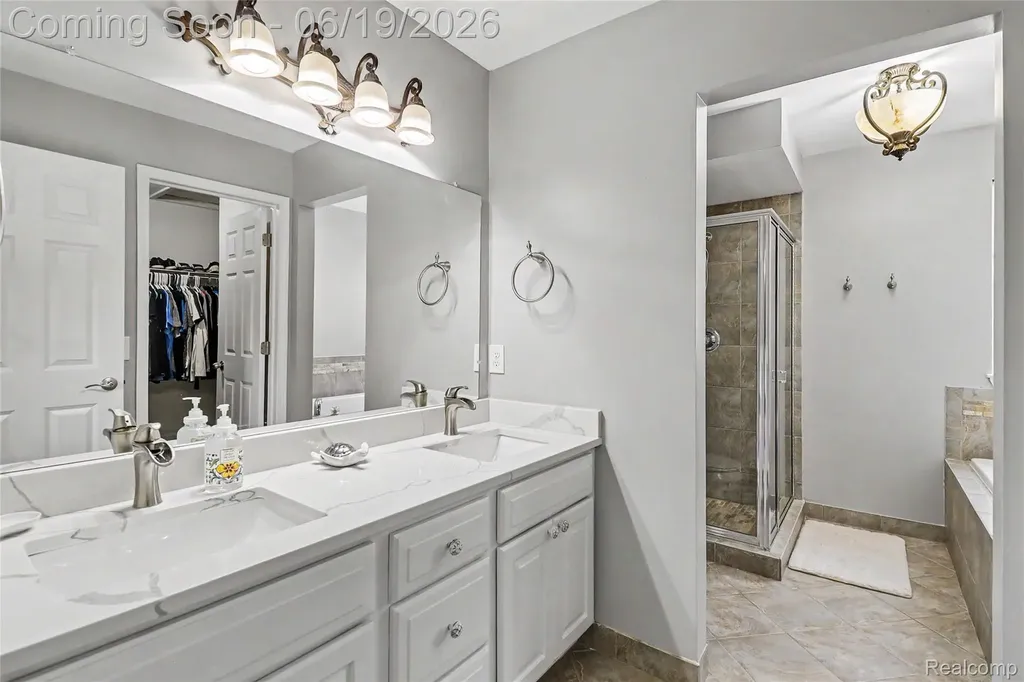 2548 Empire Court Rochester Hills City MI 48309