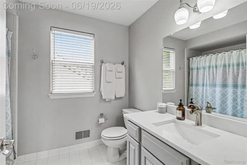 2548 Empire Court Rochester Hills City MI 48309