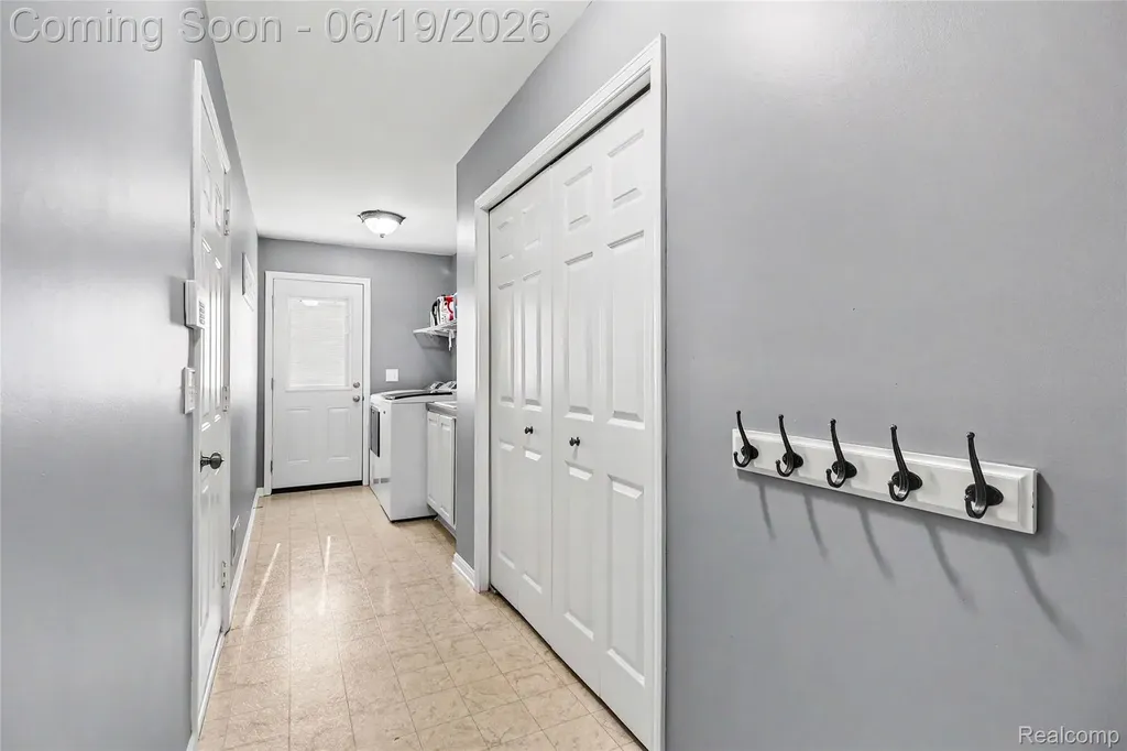 2548 Empire Court Rochester Hills City MI 48309