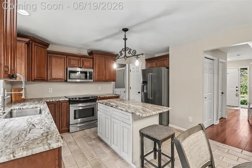 2548 Empire Court Rochester Hills City MI 48309
