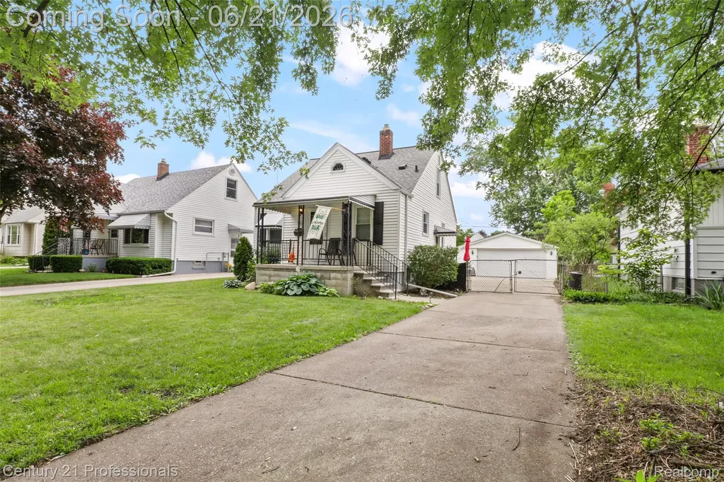 115 Gargantua Avenue Clawson City MI 48017