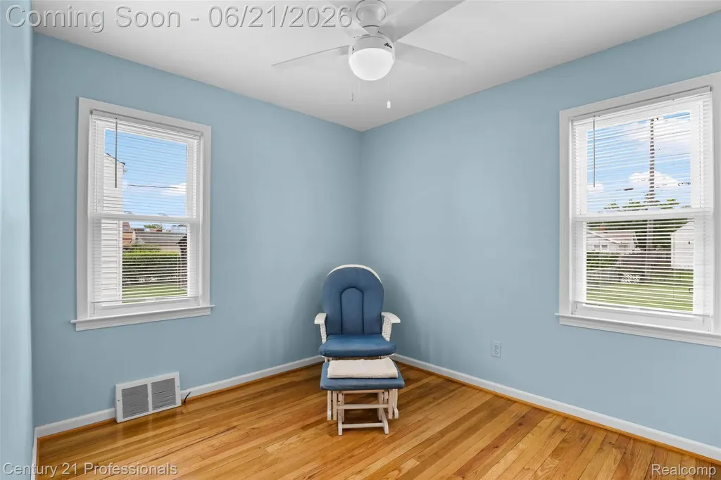 115 Gargantua Avenue Clawson City MI 48017