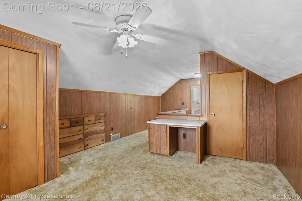 115 Gargantua Avenue Clawson City MI 48017