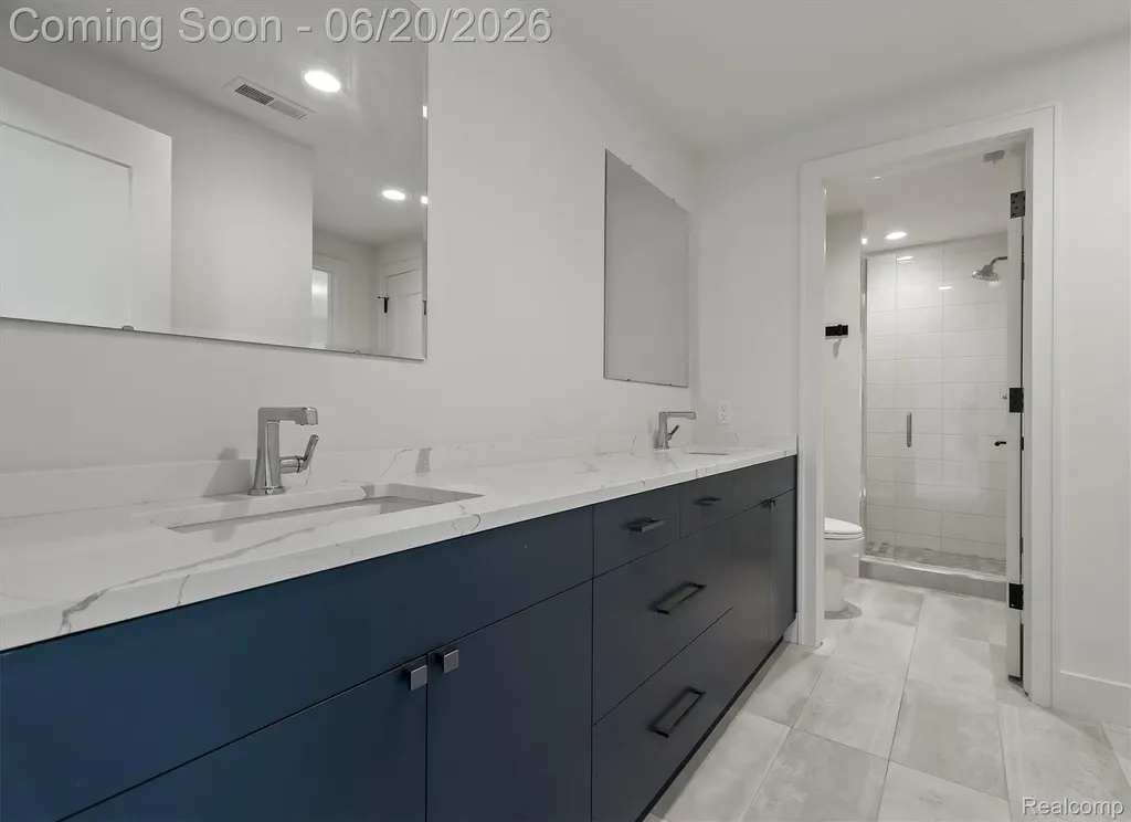 7303 Brookside Village Court Bloomfield Hills City MI 48301