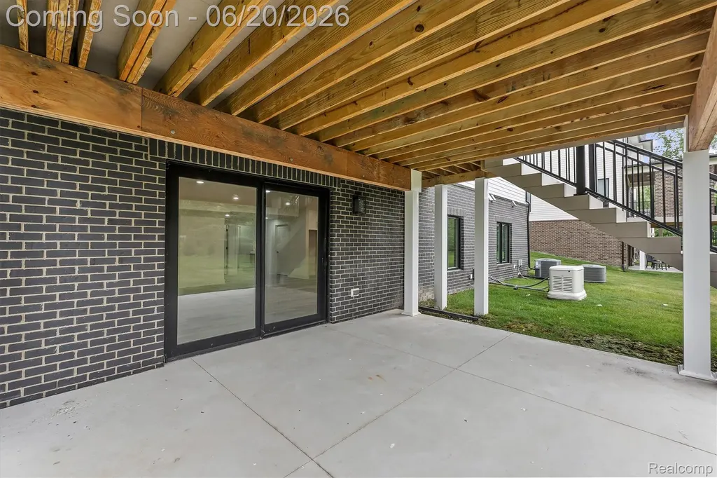 7303 Brookside Village Court Bloomfield Hills City MI 48301