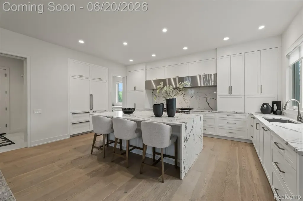 7303 Brookside Village Court Bloomfield Hills City MI 48301