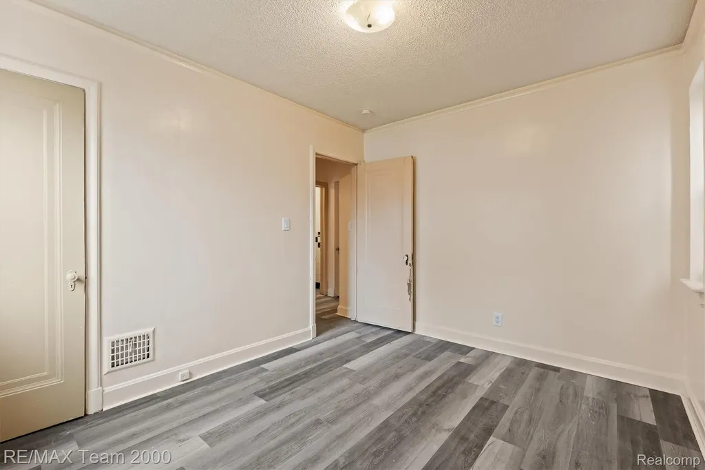 7444 Kendal Street Dearborn City MI 48126