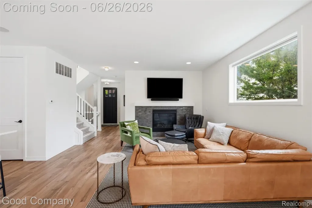 8431 Kenberton Drive Oak Park City MI 48237
