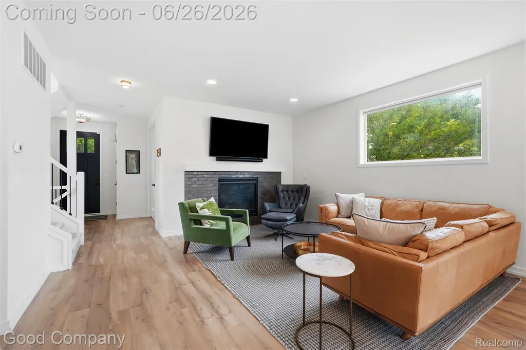 8431 Kenberton Drive Oak Park City MI 48237
