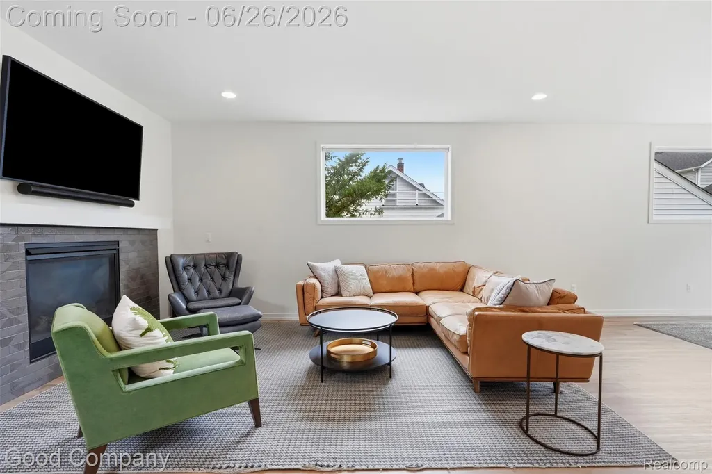 8431 Kenberton Drive Oak Park City MI 48237