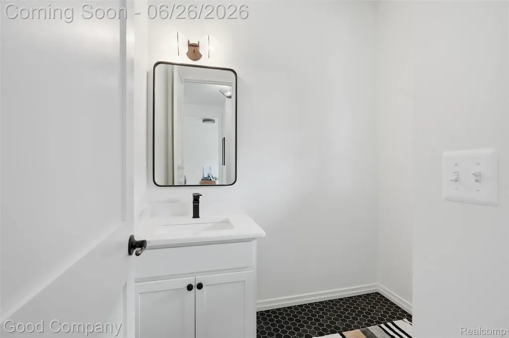 8431 Kenberton Drive Oak Park City MI 48237