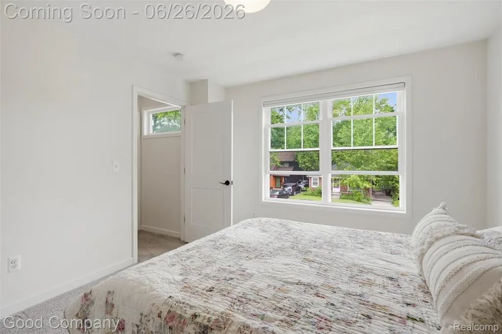 8431 Kenberton Drive Oak Park City MI 48237