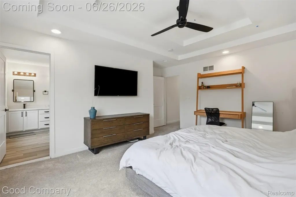 8431 Kenberton Drive Oak Park City MI 48237