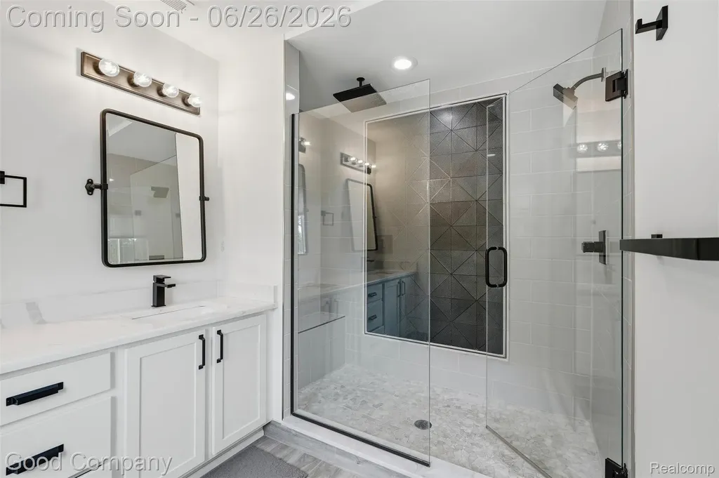 8431 Kenberton Drive Oak Park City MI 48237