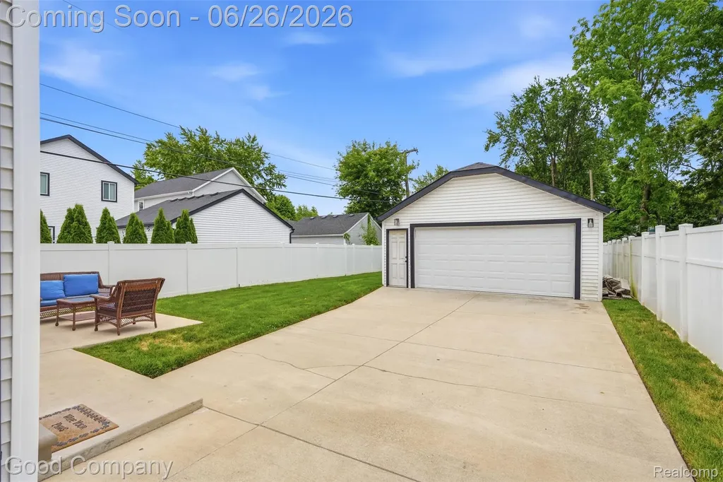 8431 Kenberton Drive Oak Park City MI 48237