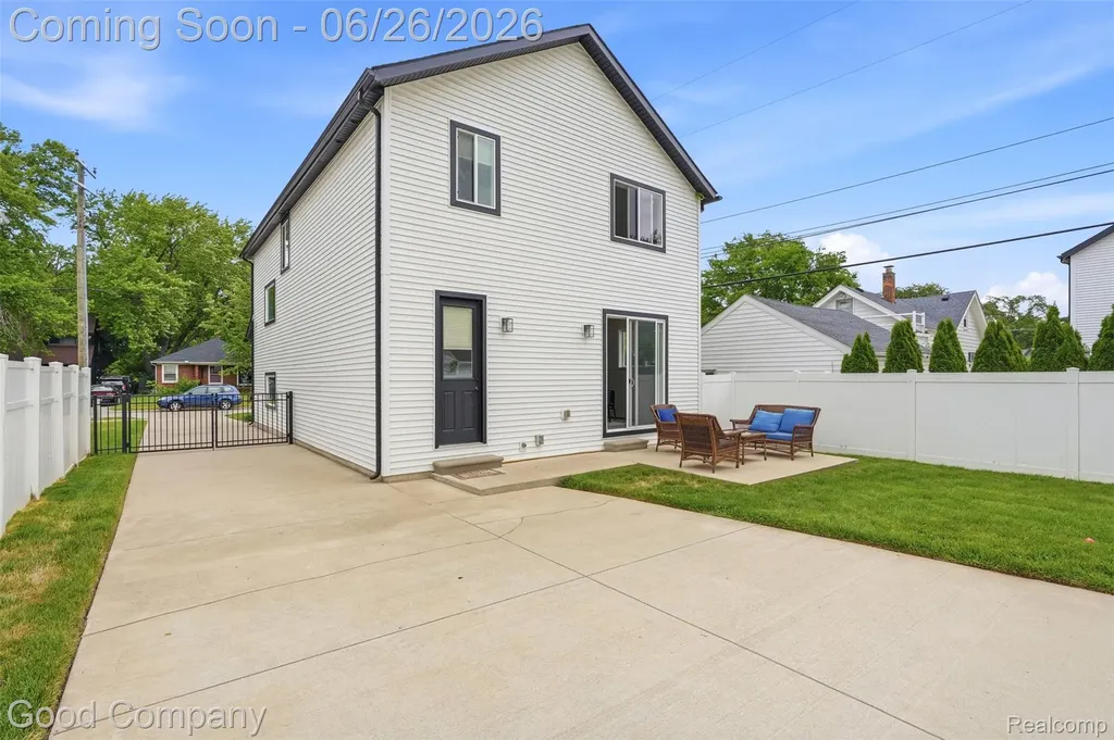 8431 Kenberton Drive Oak Park City MI 48237