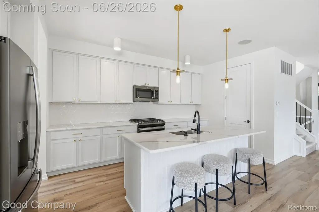 8431 Kenberton Drive Oak Park City MI 48237