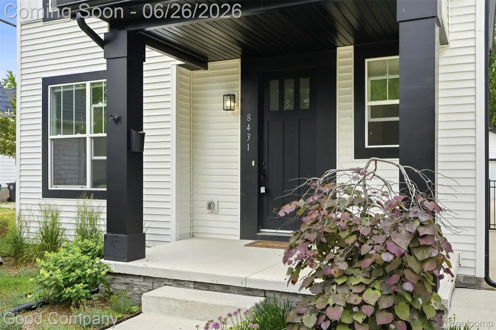 8431 Kenberton Drive Oak Park City MI 48237