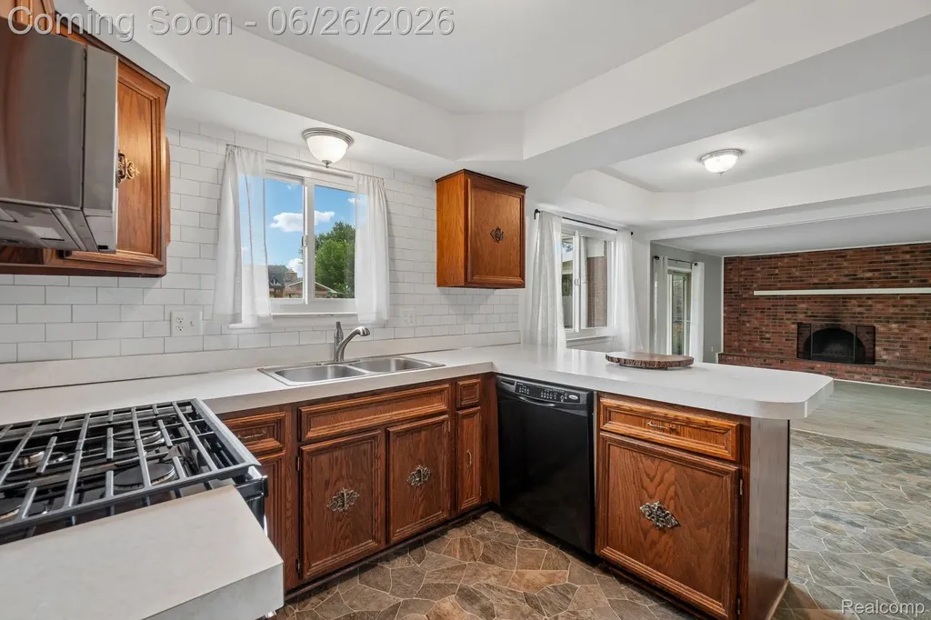 6046 Wedgewood Road Canton Charter Township MI 48187