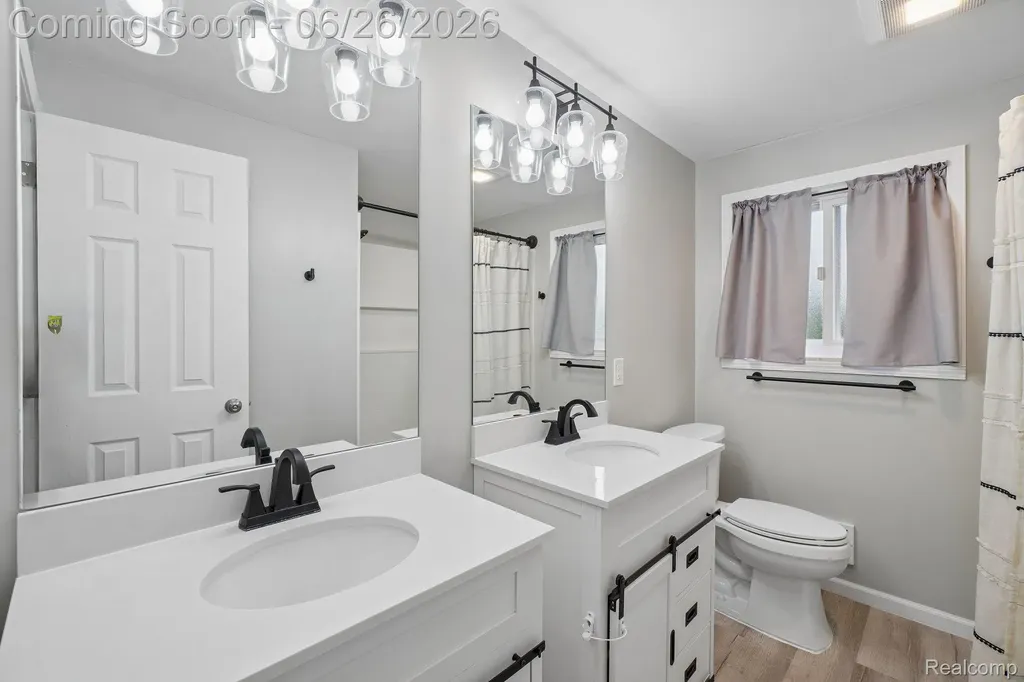 6046 Wedgewood Road Canton Charter Township MI 48187