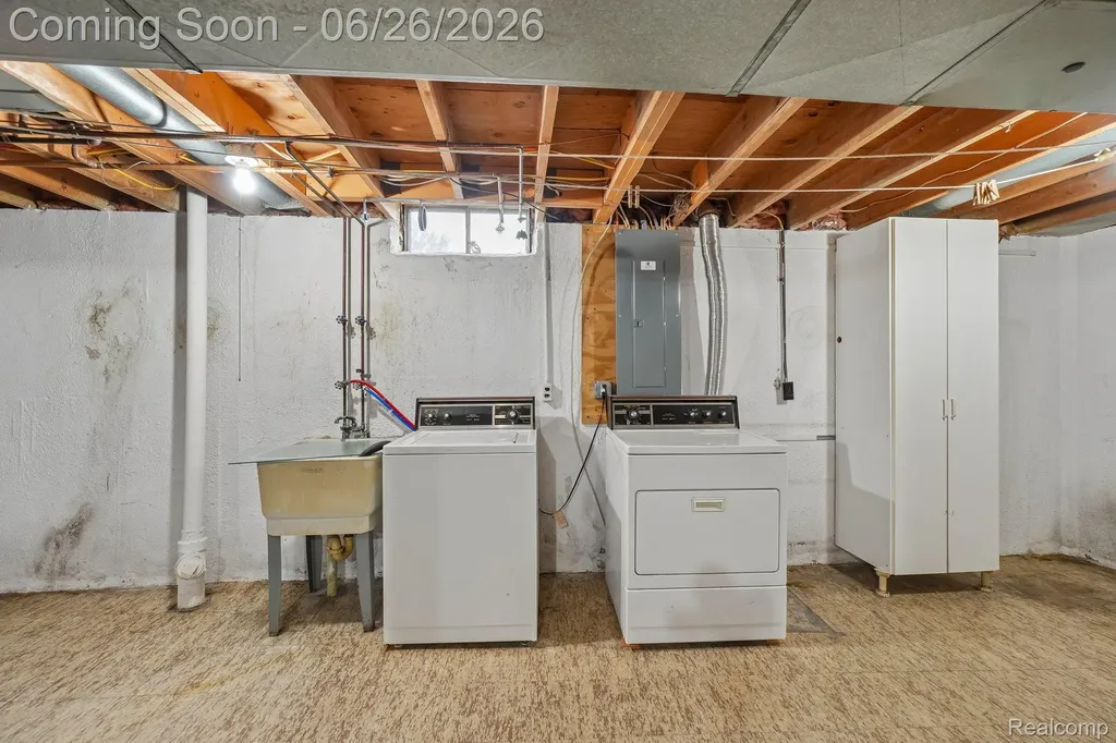 6046 Wedgewood Road Canton Charter Township MI 48187
