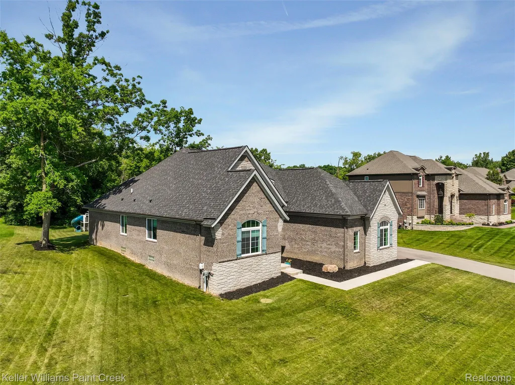 2100 Shane Court Addison Township MI 48370