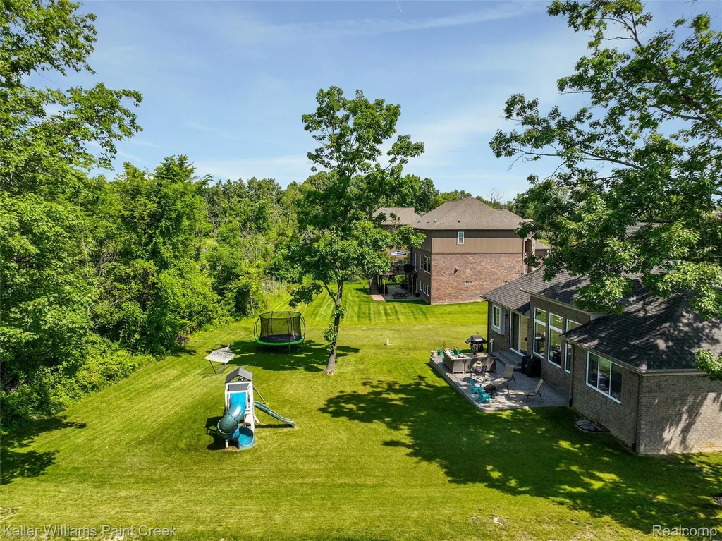 2100 Shane Court Addison Township MI 48370