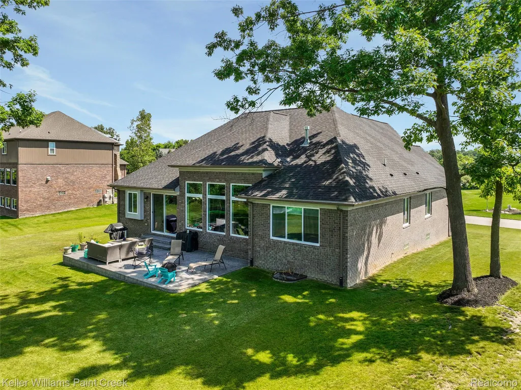2100 Shane Court Addison Township MI 48370