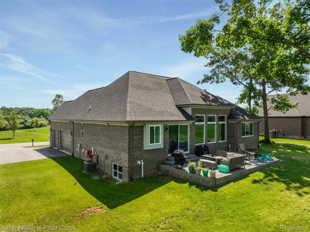 2100 Shane Court Addison Township MI 48370