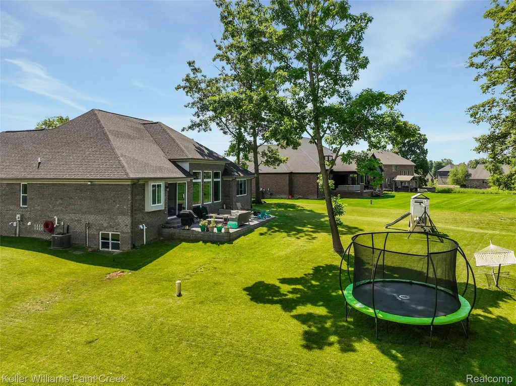 2100 Shane Court Addison Township MI 48370