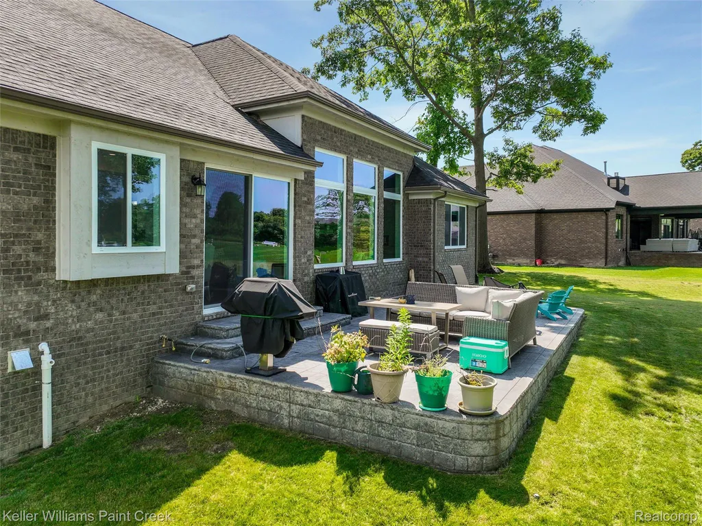 2100 Shane Court Addison Township MI 48370