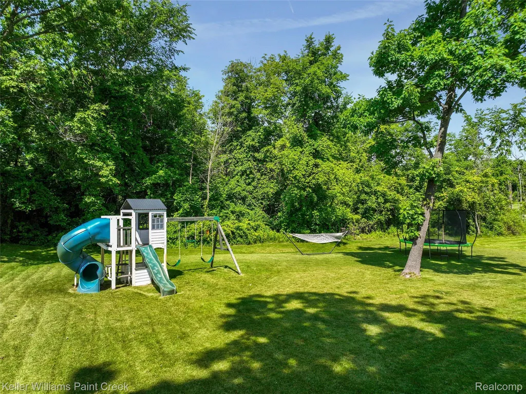 2100 Shane Court Addison Township MI 48370