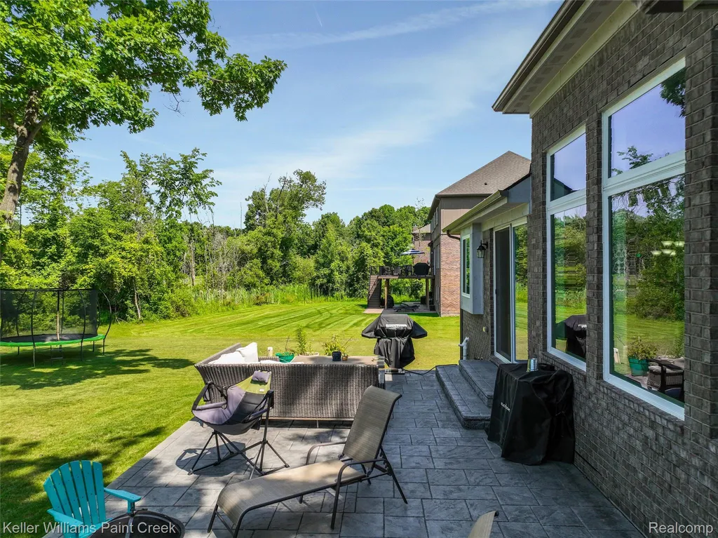 2100 Shane Court Addison Township MI 48370