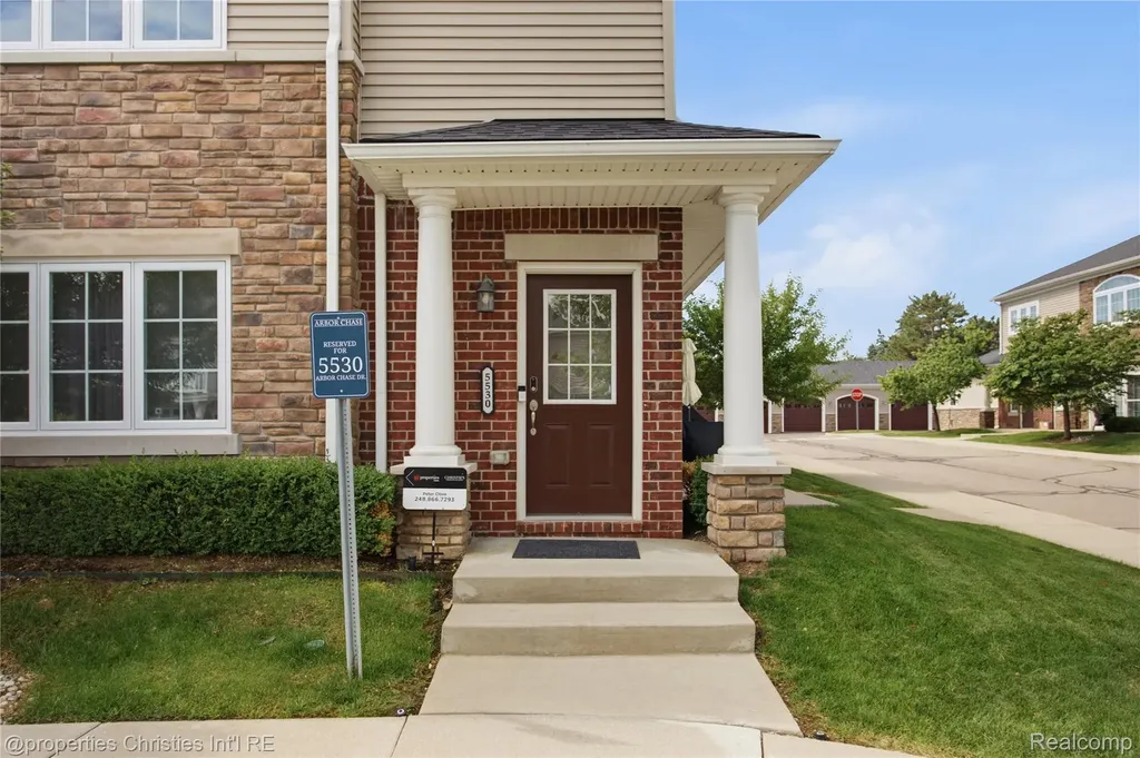 5530 Arbor Chase Drive Scio Township MI 48103