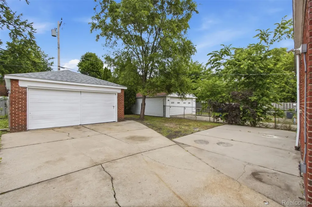 14921 Bringard Drive Detroit City MI 48205