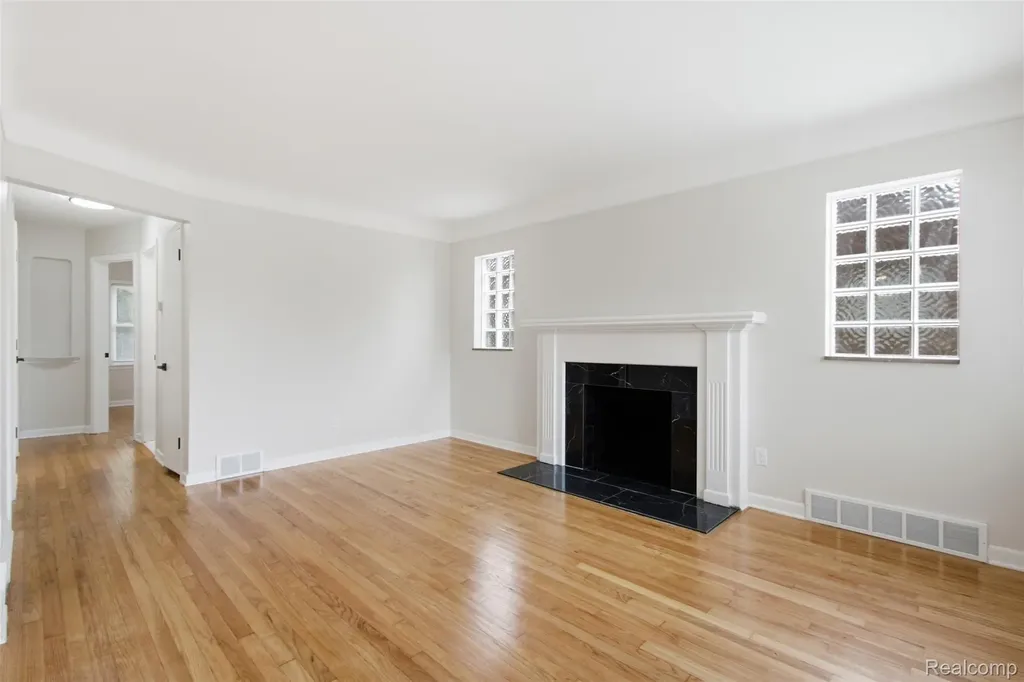 14921 Bringard Drive Detroit City MI 48205