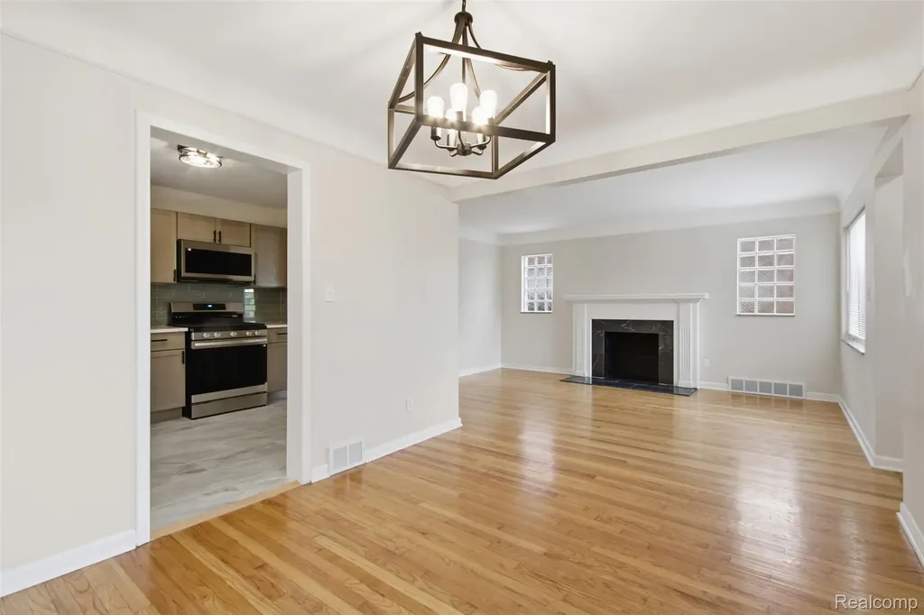 14921 Bringard Drive Detroit City MI 48205