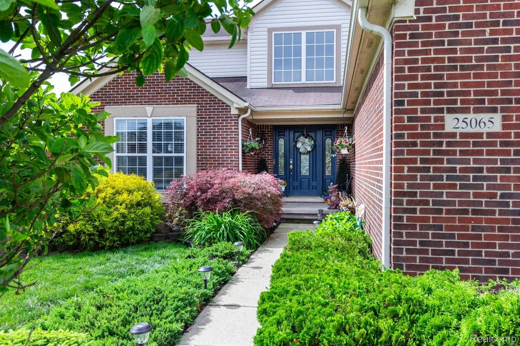25065 Maxwell Lane Flat Rock City MI 48134