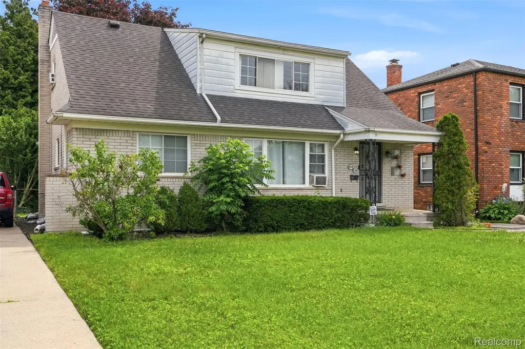648 Alter Road Detroit City MI 48215