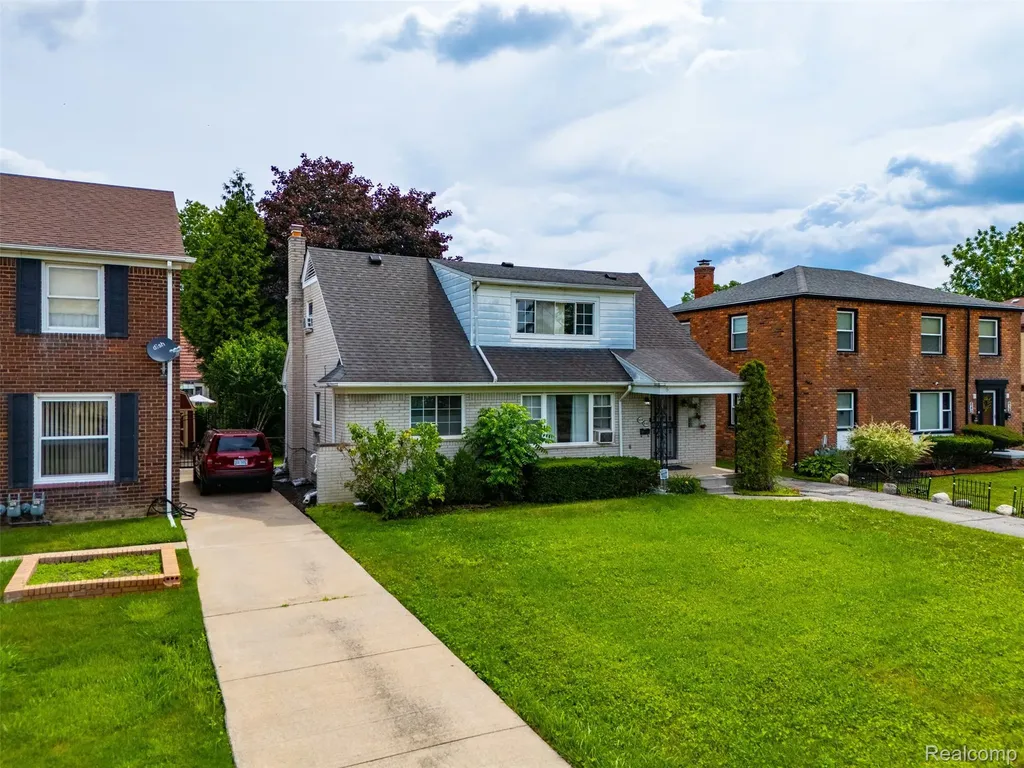 648 Alter Road Detroit City MI 48215