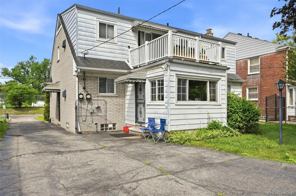 648 Alter Road Detroit City MI 48215