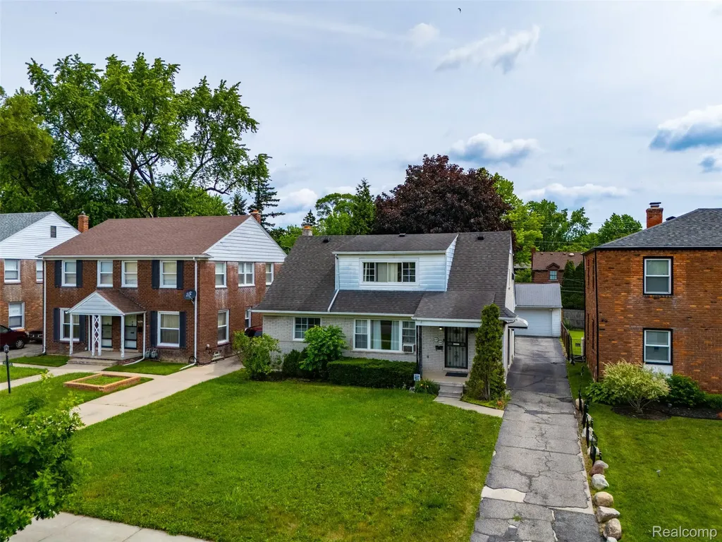 648 Alter Road Detroit City MI 48215