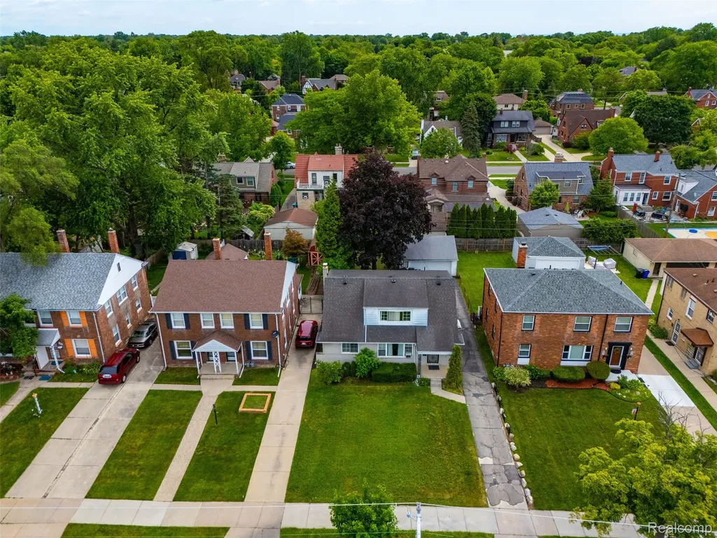 648 Alter Road Detroit City MI 48215