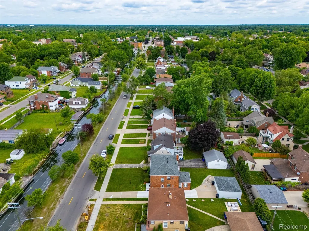 648 Alter Road Detroit City MI 48215