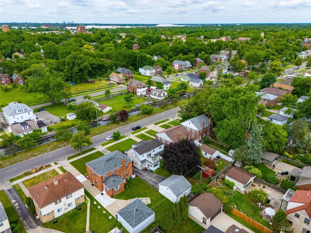 648 Alter Road Detroit City MI 48215