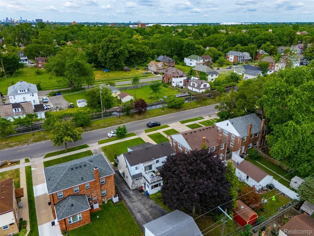 648 Alter Road Detroit City MI 48215