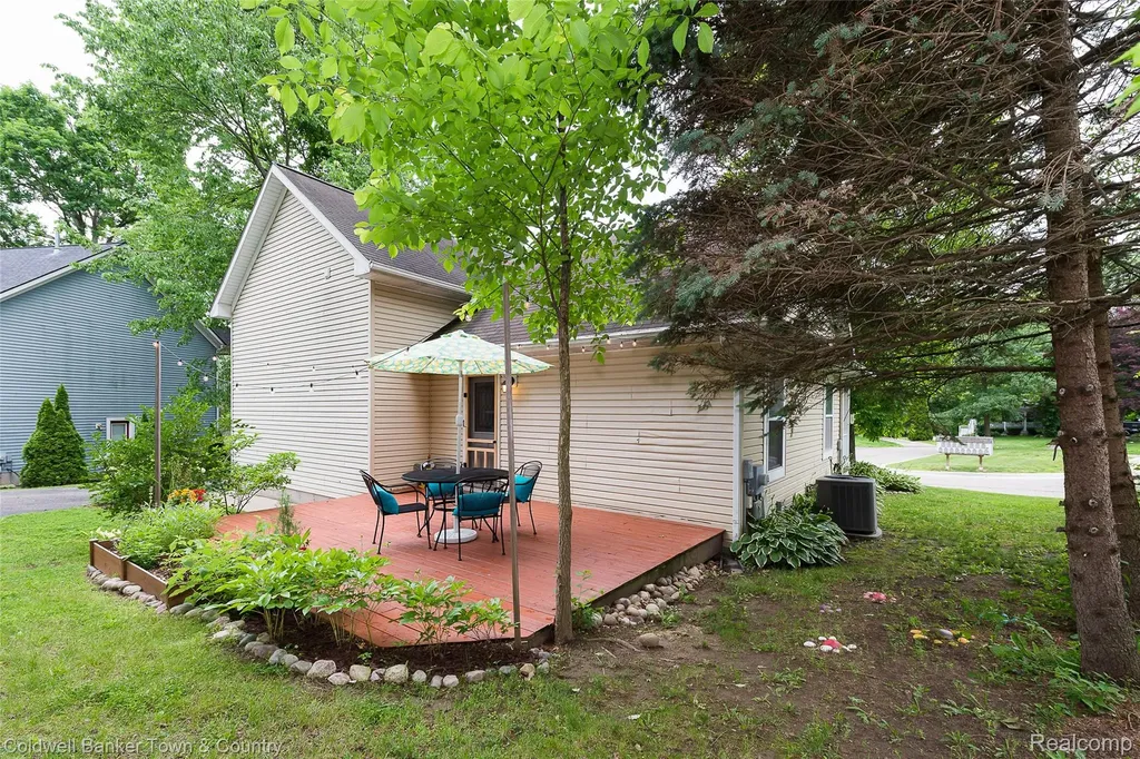 411 Springwell Lane Genoa Township MI 48843